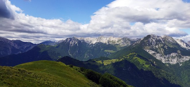 Pogled na venec Bohinjskih gora FOTO: Janez Mihovec