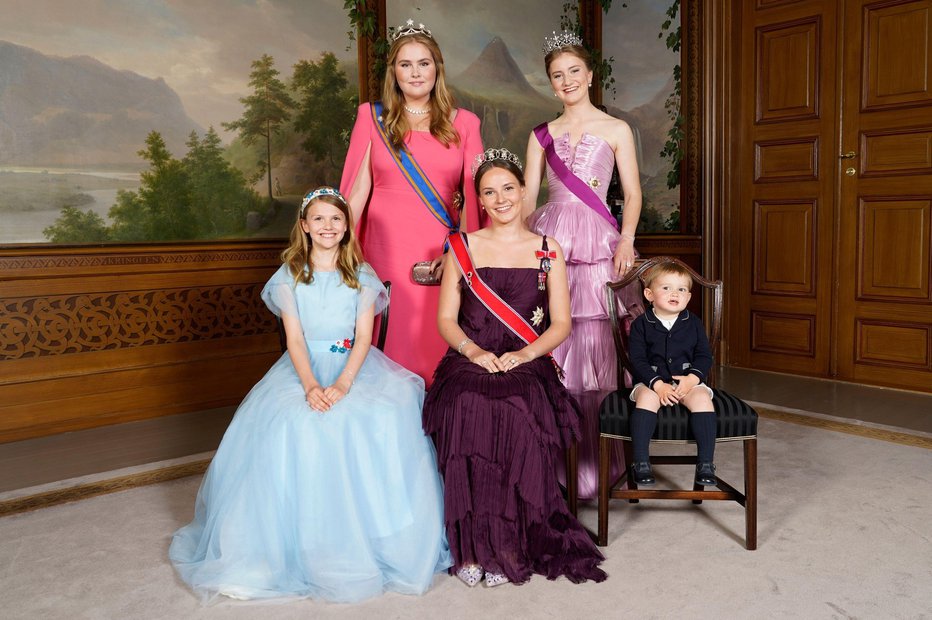 Fotografija: Štiri od petih bodočih vladaric: spredaj princesa Estelle in princesa Ingrid Alexandra, za njima pa princesa Catharina-Amalia in princesa Elisabeth. FOTO: Profimedia