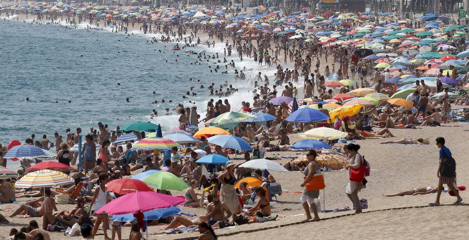 Fotografija: Na španski Costa Bravi se morje segreva celo s hitrostjo treh stopinj na sto let. FOTO: Reuters