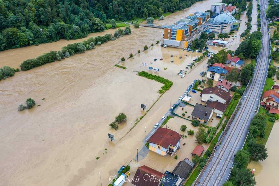 Fotografija: Poplavljena Thermana iz zraka Foto: Boris Vrabec