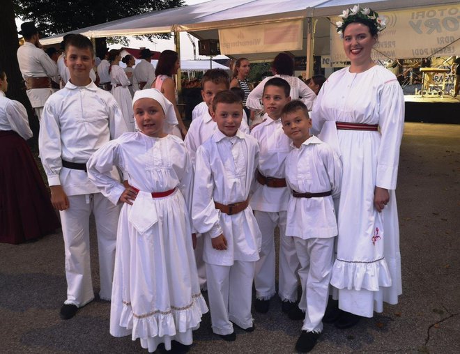 Nastopila je tudi Otroška folklorna skupina Dragatuš. FOTO: Milan Glavonjič