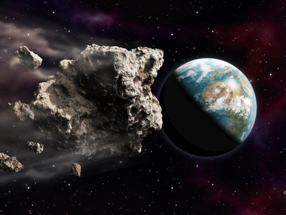 Fotografija: Asteroidi, ki drvijo mimo Zemlje, so različno veliki in se gibajo z različno hitrostjo. FOTO: Ratpack223, Getty Images