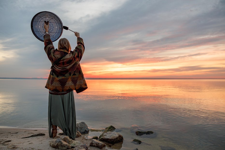Fotografija: Šamani pravijo, da sami postajamo kreatorji svoje realnosti. FOTO: Yaroslav Astakhov, Getty Images