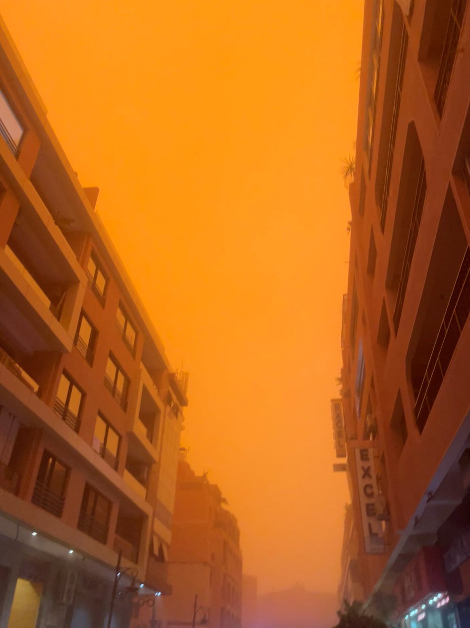 Fotografija: Oranžno nebo na ulicah Marakeša FOTO: Jennifer Keeley Via Reuters
