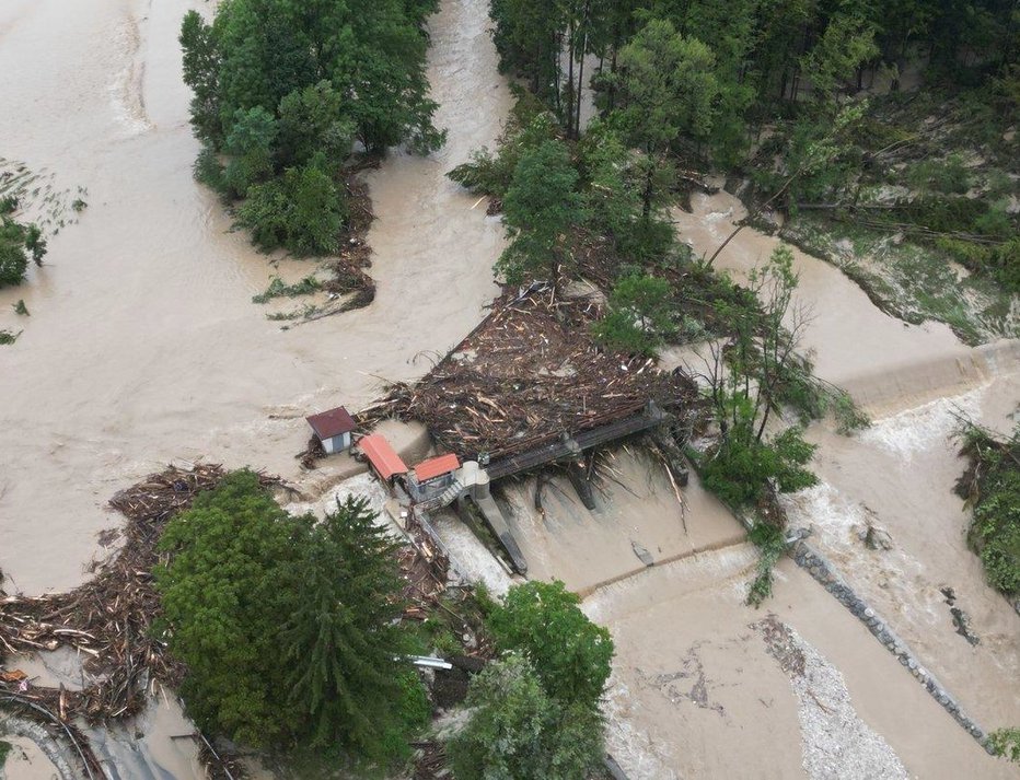 Fotografija: Poplave so veliko škodo povzročile tudi slovenskemu ribištvu. FOTO: RD Bistrica-Domžale