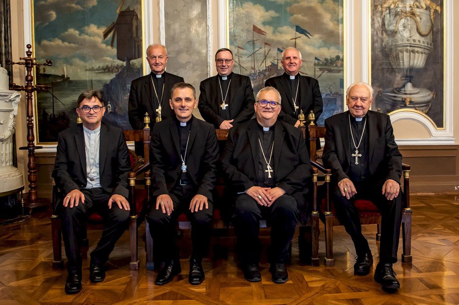 Fotografija: Slovenski škofje so ukrepali. FOTO: SŠK