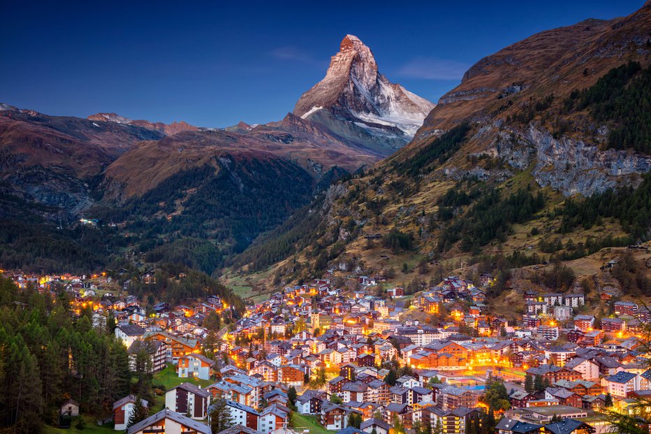 Fotografija: Švicarska vasica Zermatt FOTO: Rudybalasko Getty Images/istockphoto
