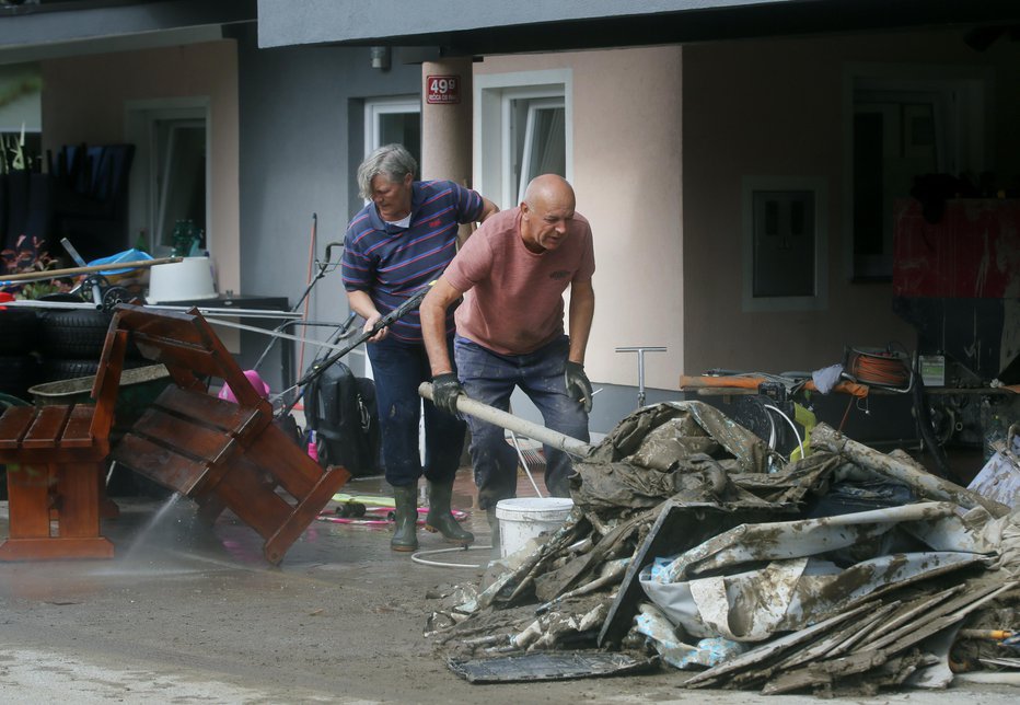Fotografija: DZ je soglasno z 82 glasovi potrdil rebalans proračuna, ki za pomoč prizadetim in odpravo posledic poplav namenja 520 milijonov evrov. FOTO: Blaž Samec