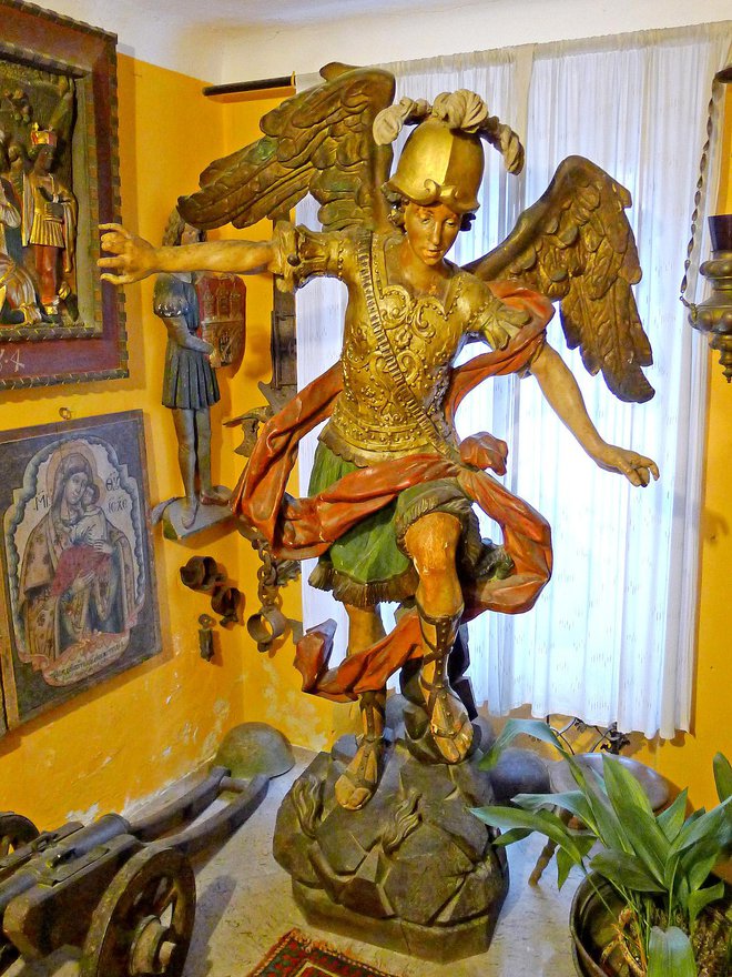 Sv. Mihael iz Sadnikarjevega muzeja