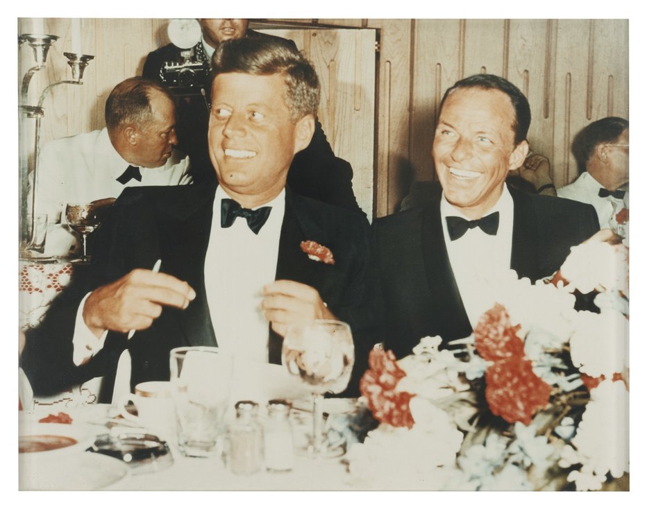 Fotografija: Sinatra je bil nepričakovano vržen iz predsednikovega družabnega kroga. FOTO: Sothebys.com