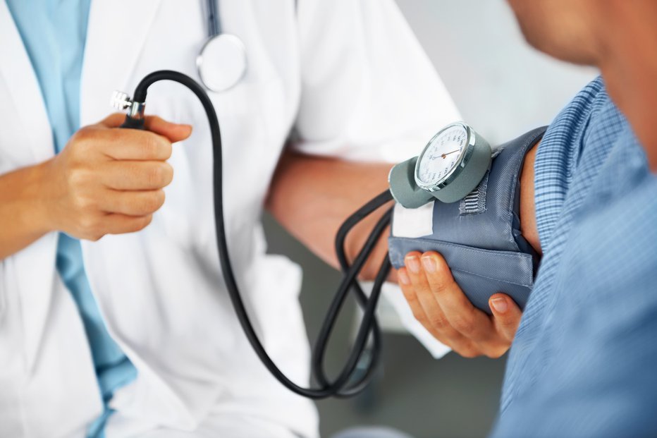 Fotografija: Vrednosti krvnega tlaka so odvisne tudi od telesne aktivnosti in visokih temperatur zraka. FOTO: Globalstock Getty Images/istockphoto