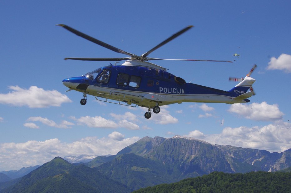 Fotografija: Policijski helikopter FOTO: Miljko Lesjak/grs Bovec
