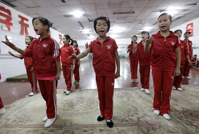 Bo partija (spet) določala pravila oblačenja? FOTO: Jason Lee/Reuters