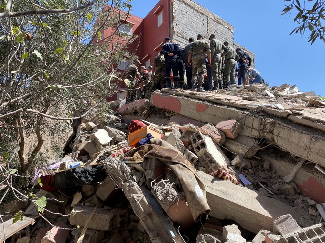 Potres je za seboj pustil ogromno ruševin. FOTO: Abdelhak Balhaki Reuters