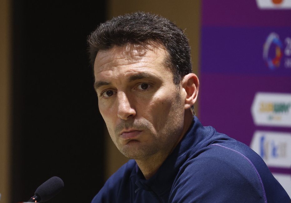 Fotografija: Soccer Football - Friendly - Argentina v Australia - Workers' Stadium, Beijing, China - June 15, 2023 Argentina coach Lionel Scaloni during the press conference after the match REUTERS/Thomas Peter FOTO: Thomas Peter Reuters