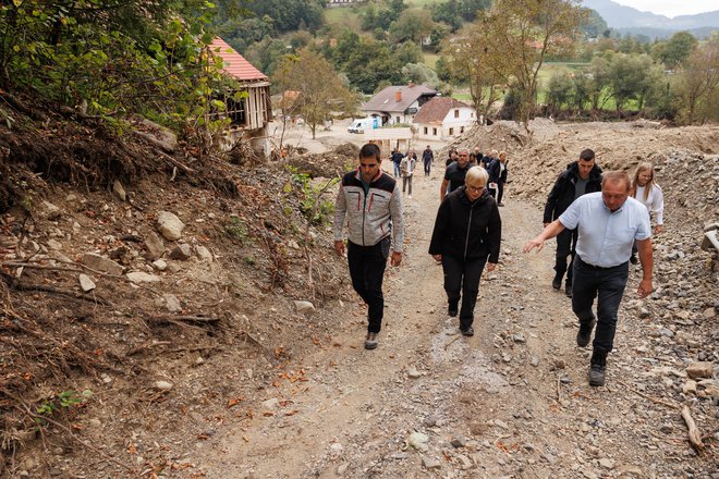 Obisk predsednice republike Natase Pirc Musar v avgustovskih poplavah prizadetih obmocjih.
Prihod v Ljubno ob Savinji. FOTO: Nebojsa Tejic/sta
