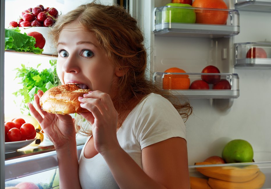 Fotografija: Nočni napadi na hladilnik so uničevalci diet. FOTO: Getty Images/iStockphoto