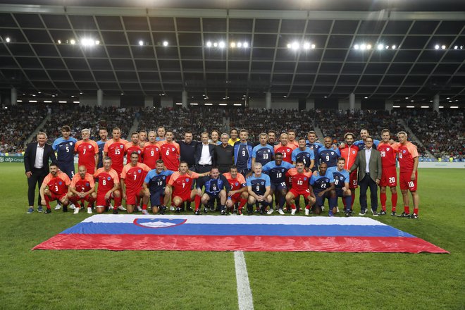 Skupinska fotografija samih nogometnih zvezdnikov FOTO: Leon Vidic