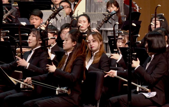 Združili so zahodna in tradicionalna kitajska glasbila. FOTO: Osebni arhiv