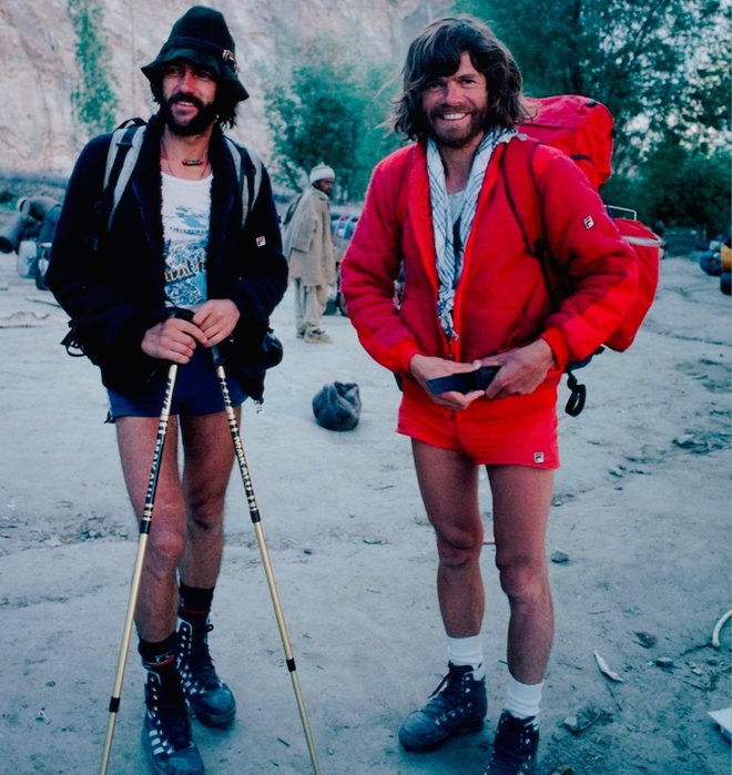Kammerlander (levo) in Messner leta 1985 po vzponu na Anapurno FOTO: IG/Reinhold Messner Official