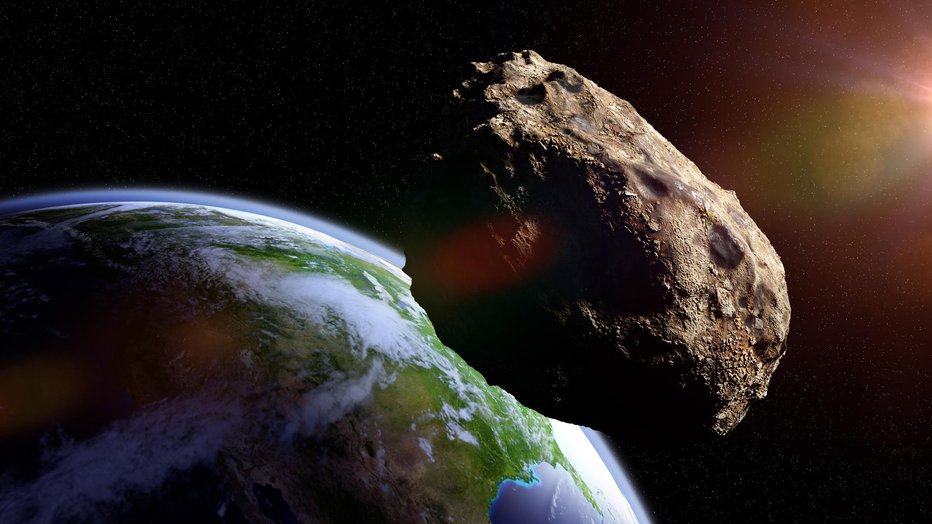 Fotografija: Asteroid 349507 proti Zemlji drvi s hitrostjo 75.457 kilometrov na uro. FOTO: Dottedhippo/Getty Images