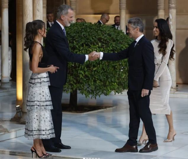 Srečala sta se s španskim kraljevim parom. FOTO: Zaslonski posnetek