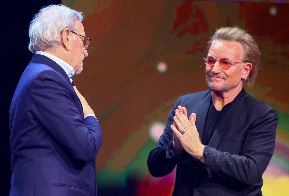 Fotografija: Steven Spielberg in Bono. FOTO: Fabrizio Bensch, Reuters