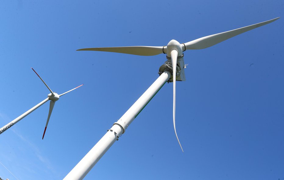 Fotografija: Mnenja o sprejemljivosti vetrnih elektrarn na Pohorju na ministrstvu še ne morejo dati. FOTO: Dejan Javornik