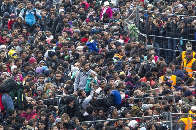 Bojijo se, da ne bi postali žep za begunce v Evropi, ki zapira meje. FOTO: Voranc Vogel