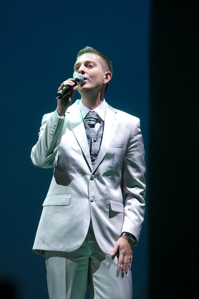 Leta 2010 je v Stožicah zapel slovensko himno. FOTO: Mediaspeed 