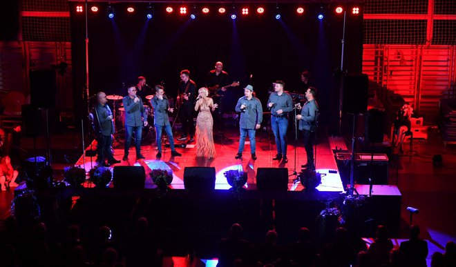V Športni dvorani Mozirje je s številnimi znanimi glasbeniki priredila dobrodelni koncert. FOTO: Vito Tofaj