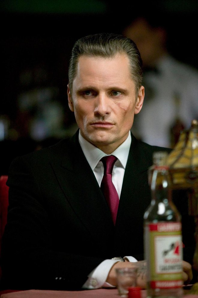 Za vlogo ruskega gangsterja v filmu Smrtne obljube je prejel prvo od treh nominacij za oskarja.