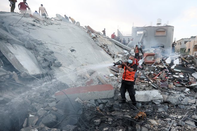 Spopadi med Izraelom in Hamasom za seboj puščajo ogromno ruševin. FOTO: Ahmed Zakot Reuters