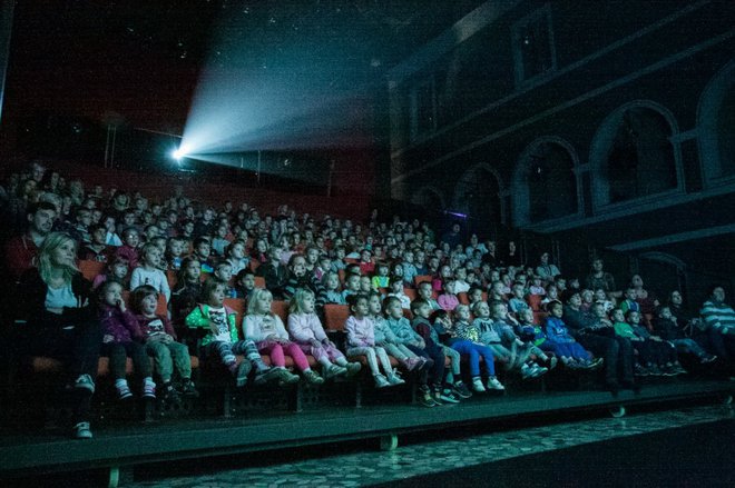 Otroci in mladi tokrat niso le med občinstvom, temveč so tudi avtorji s filmskimi izdelki. FOTO: Marko Golnar/ Enimation