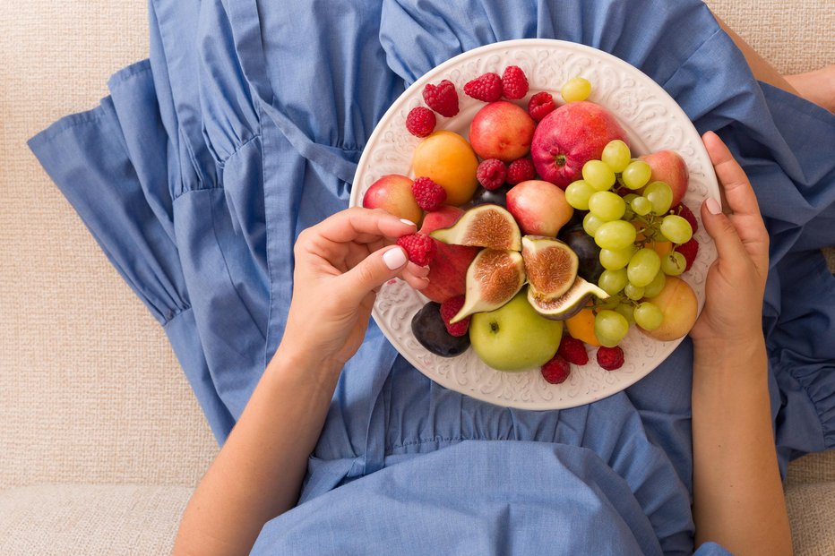 Fotografija: Če ste na shujševalni ​dieti, potem morate paziti, katero sadje jeste. FOTO: Goodmoments/gettyimages