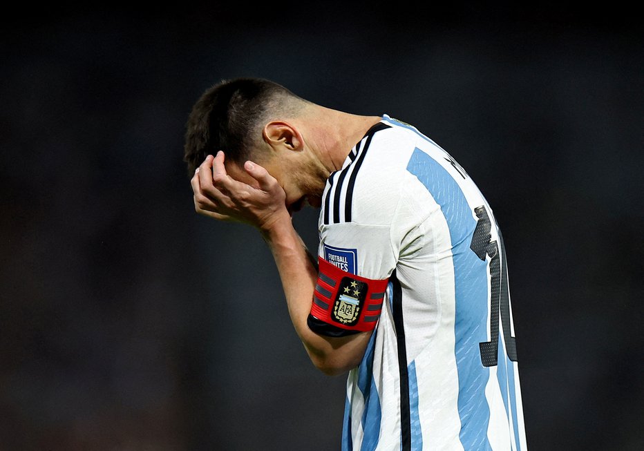 Fotografija: Lionel Messi ni mogel verjeti, da je Argentina klonila. FOTO: Agustin Marcarian/Reuters