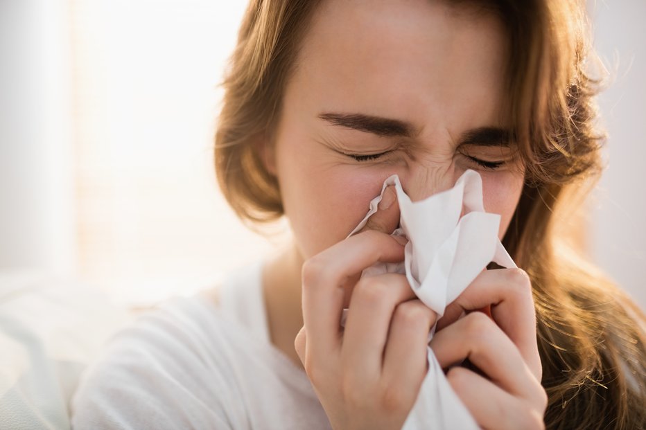 Fotografija: Zamašen nos je spremljevalec prehlada in gripe. FOTO: Wavebreakmedia, Getty Images