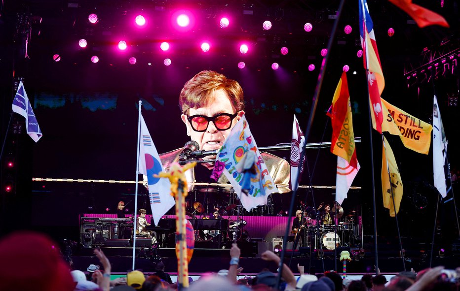 Fotografija: Elton John je nastopil na lanski izvedbi. FOTOGRAFIJE: Jason Cairnduff, Reuters