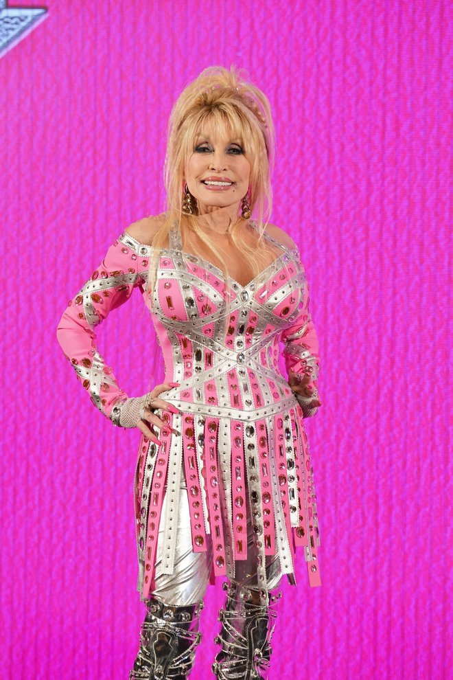 Celo Dolly Parton si je zaželela kanček italijanskega rocka v svoji uspešnici. FOTO: Profimedia