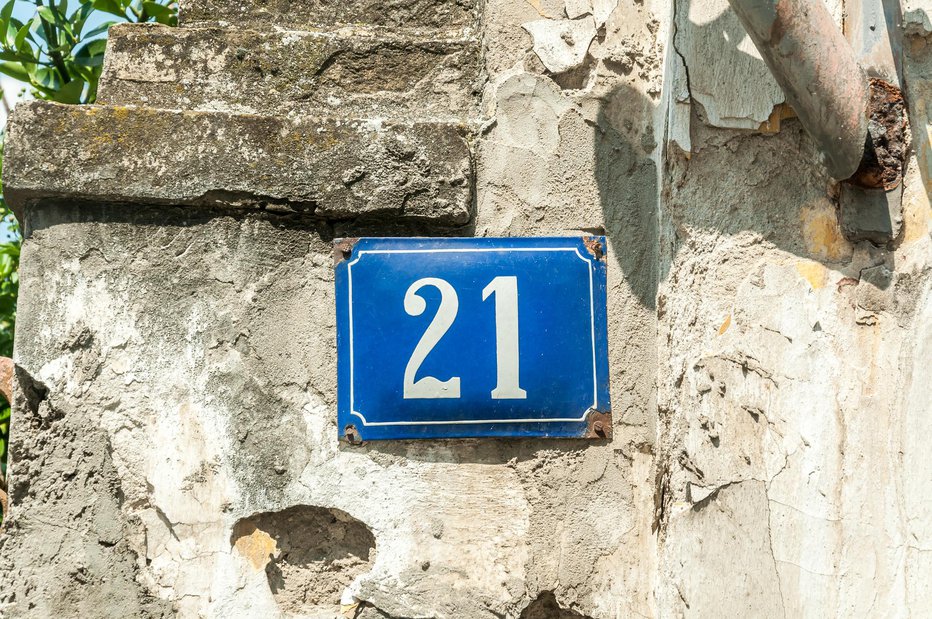 Fotografija: Hišna številka ima svoj pomen. FOTO: Srdjanns74, Getty Images