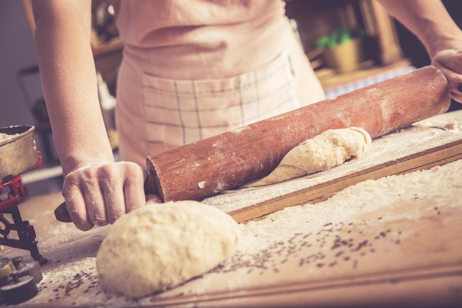 Štrumbljeva opogumlja vse, ki bi se radi naučili peke potice, naj se odločijo za tečaj ali delavnico. FOTO: Zoran Zeremski/Getty Images
