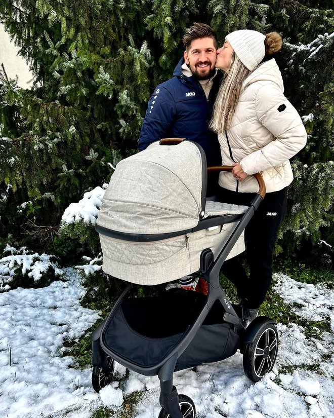 Miha Novak in Lea Slapar sta sporočila, da sta že tri mesece presrečna, ker sta dobila malo princesko. FOTO:  Osebni arhiv 
