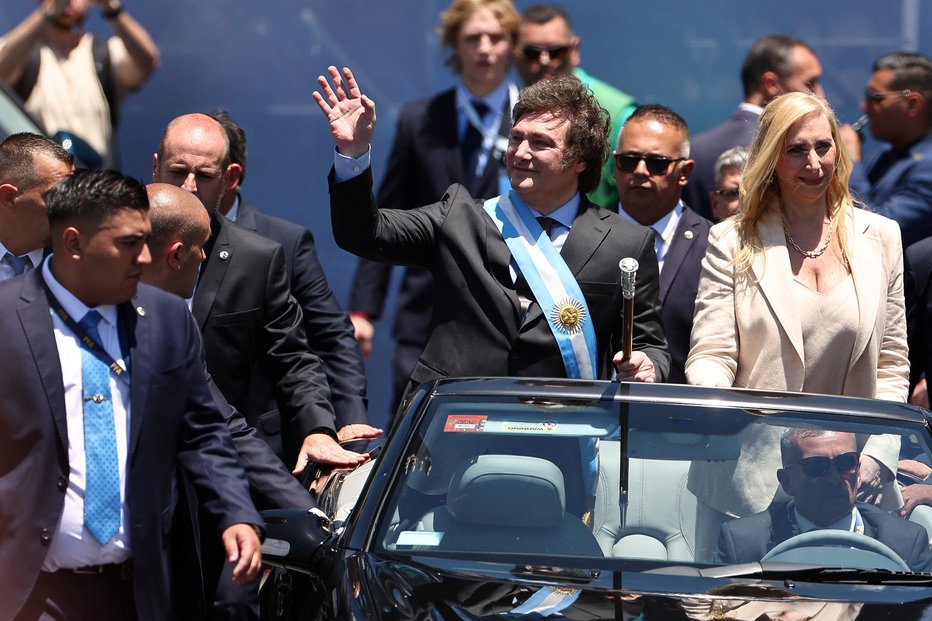 Fotografija: Javier Milei je prisegel kot novi argentinski predsednik. FOTO: Agustin Marcarian Reuters