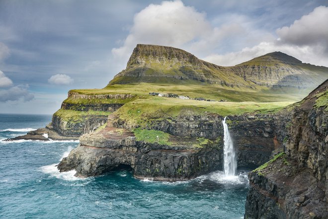 Ferske otoke zaradi lepote obišče čedalje več turistov. FOTO: Stig Nygaard/Wikimedia Commons CC BY 2.0