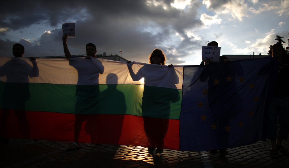 Fotografija: Bolgarija in Romunija, ki sta članici EU od leta 2007, si že desetletje prizadevata za sprejem v schengen. Fotografija je simbolična. FOTO: Š Stoyan Nenov, Reuters