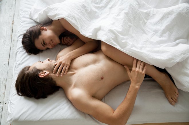 Včasih želi partner od ženske v postelji nekaj, česar še ni počela ali ne zna. FOTO: Fizkes/Getty Images