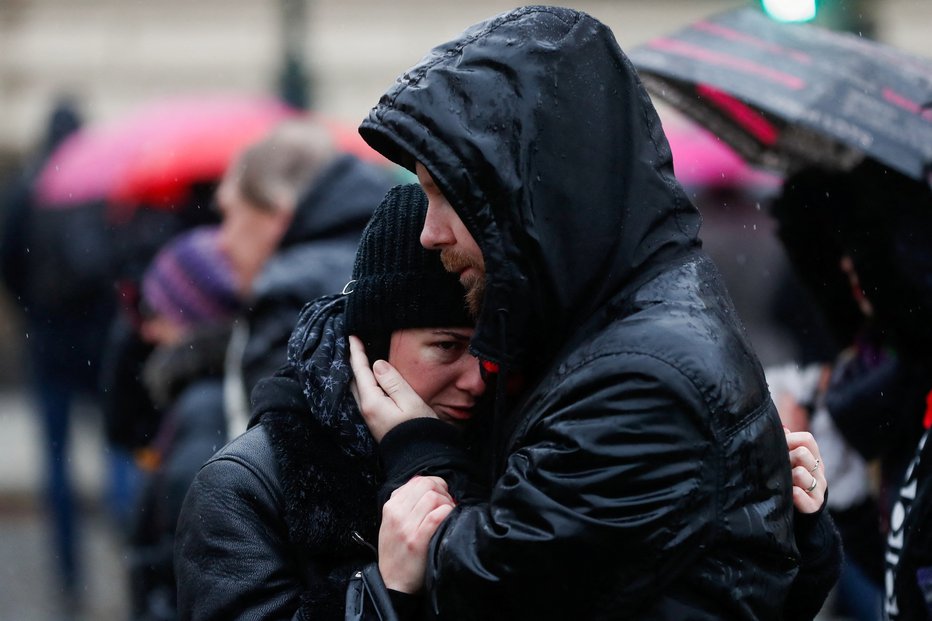 Fotografija: Češka je zavita v žalost. FOTO: David W Cerny Reuters