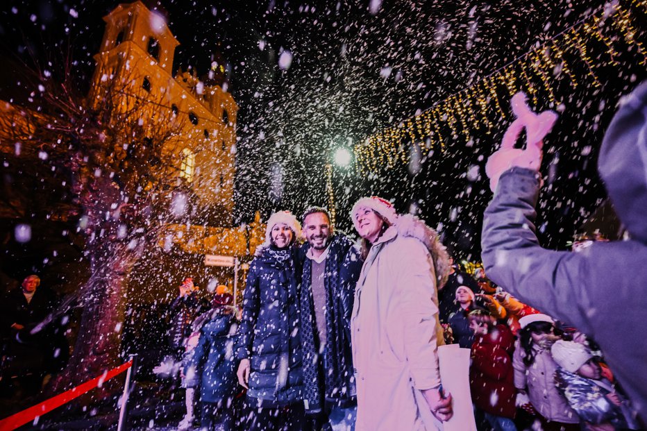 Fotografija: Župan je otrokom pričaral sneg. FOTO: MP Produkcija/pigac.si
