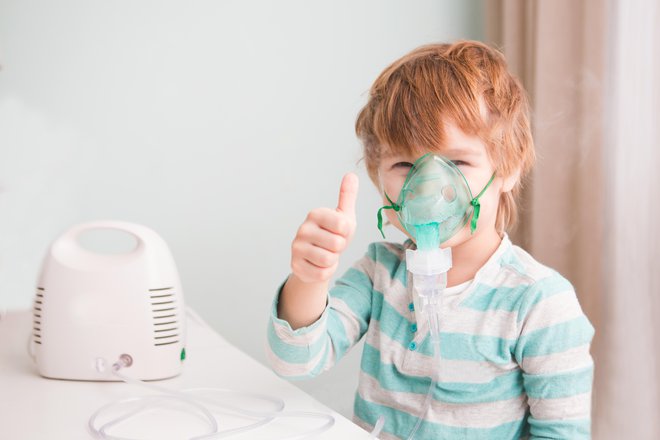 Nebulizatorji so lahko zelo primerni za otroke. FOTO: Ulza/gettyimages