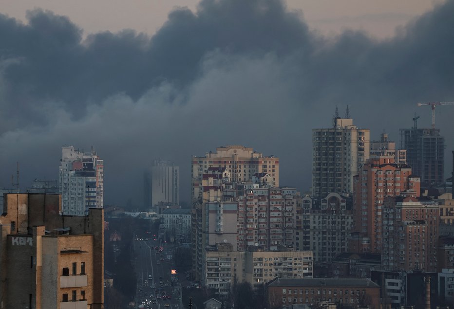 Fotografija: Izstreljenih je bilo 122 raket in 36 t. i. kamikaze dronov.FOTO: Gleb Garanich Reuters